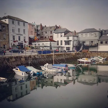 Eden's Yard Backpackers St Austell